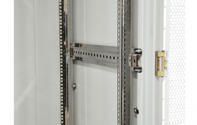 Шкаф телекоммуникационный напольный 19",33U(600x600), ШТ-НП-33U-600-600-П, передняя дверь перфорированная ССД