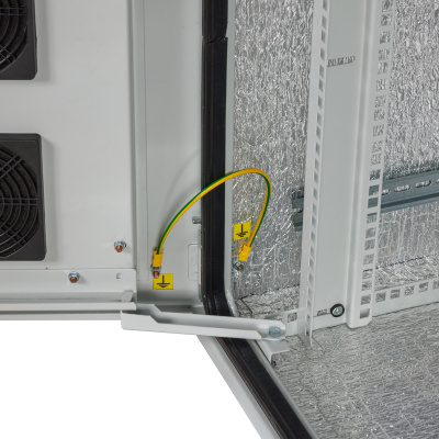 Шкаф климатический телекоммуникационный навесной (ШКТН) 19 ,12U(680x550)